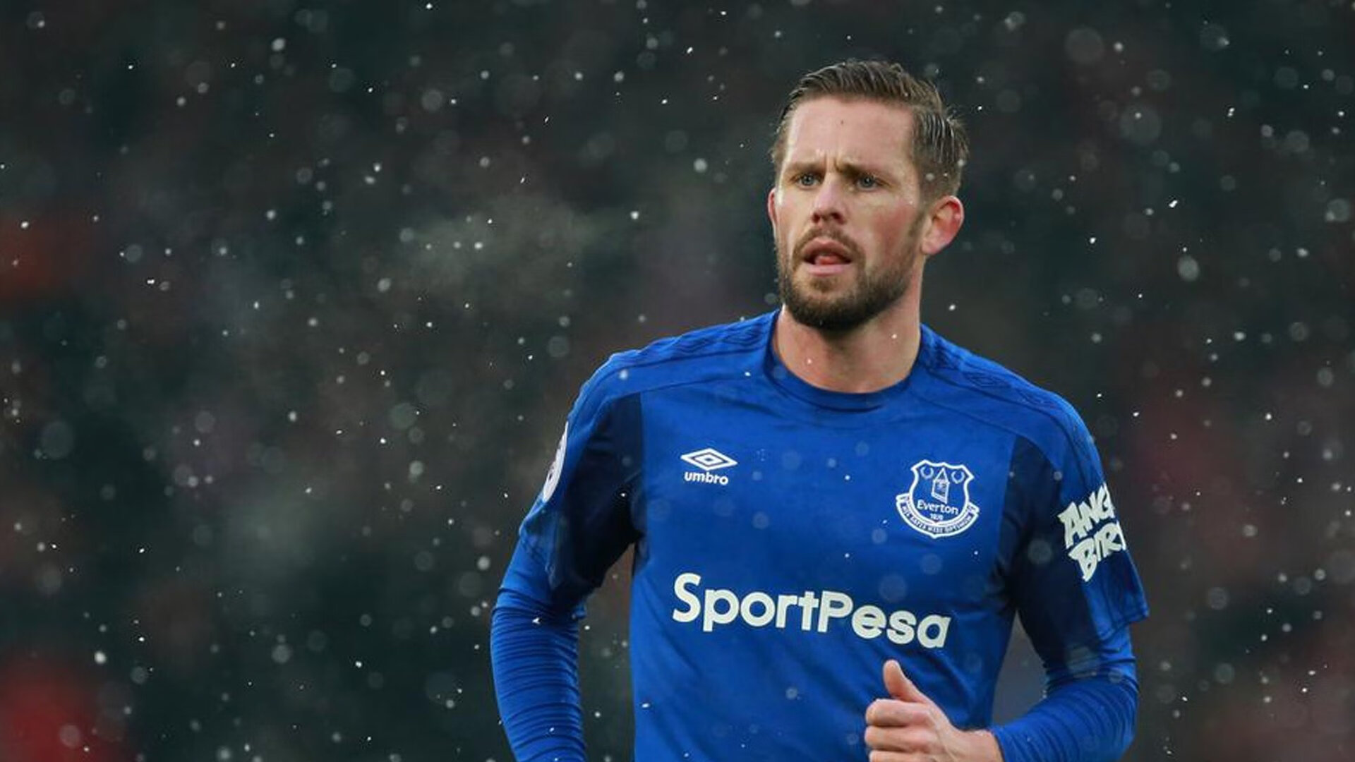 -哥伦比亚女足在巴黎奥运会比赛中以2-1战胜葡萄牙，哥伦比亚足球美女